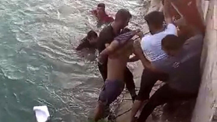 Sulama kanalında boğulma tehlikesi geçiren genci vatandaşlar kurtardı