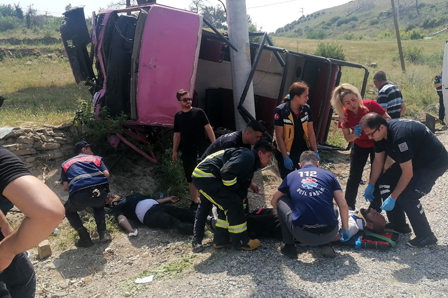 Safari kazasında can pazarı 12si turist 15 yaralı