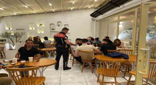 Balıkesir de polis 139 aranan şahsı yakaladı