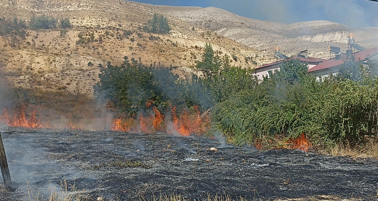 Patlayan lastik az kalsın evleri kül ediyordu