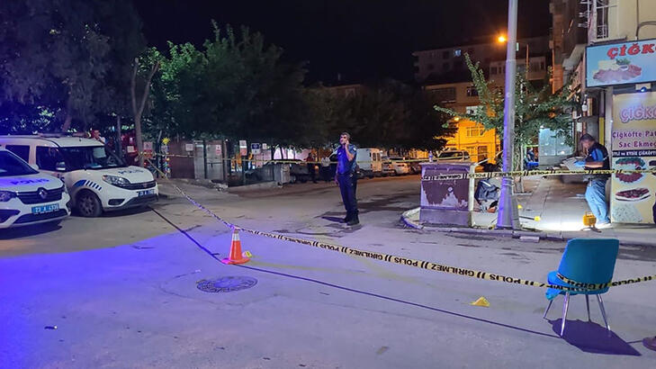 Elazığda tartıştığı husumetlisini silahla vurdu